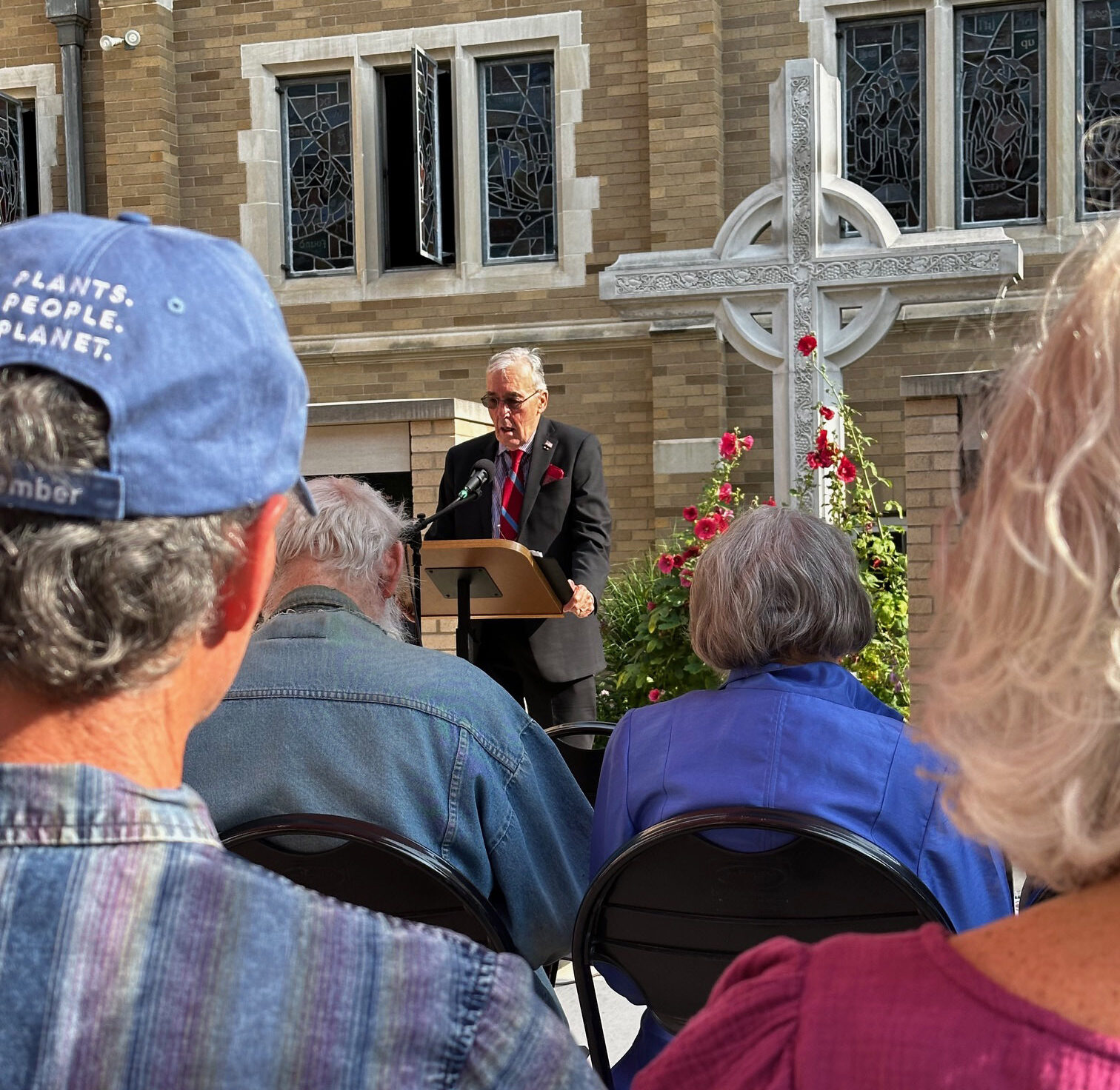 Summer Outdoor Worship in the Garth Courtyard